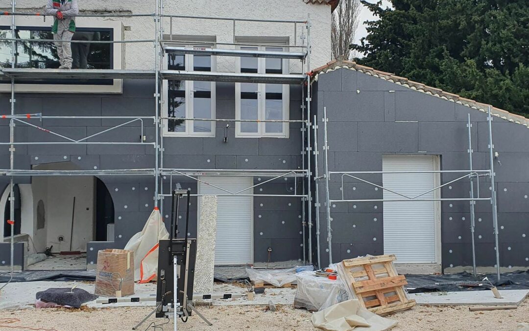 Isolation extérieure de maison en Auvergne-Rhône-Alpes : confiez vos travaux à un expert !